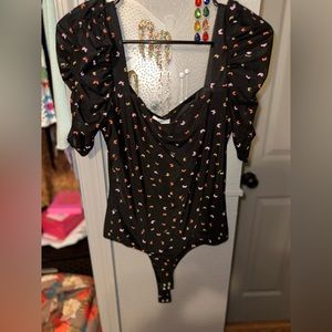 Floral puff sleeve mariposa bodysuit